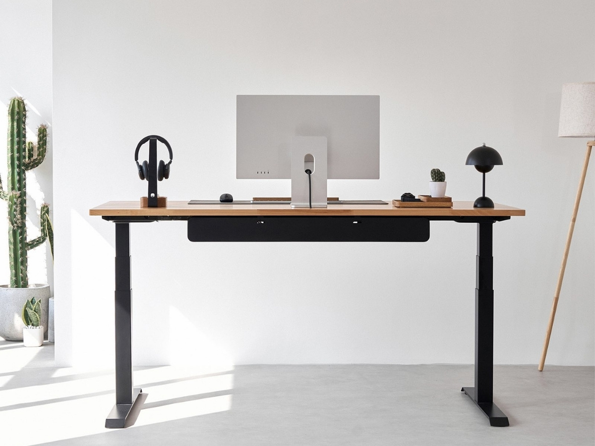 B&agrave;n l&agrave;m việc 1m5 dung h&ograve;a kh&ocirc;ng gian v&agrave; c&ocirc;ng năng