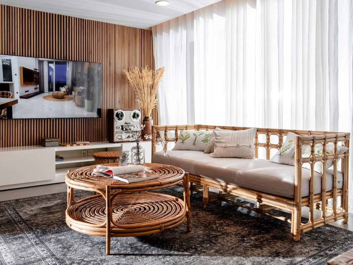 Vật liệu tre được ứng dụng l&agrave;m b&agrave;n, ghế nội thất