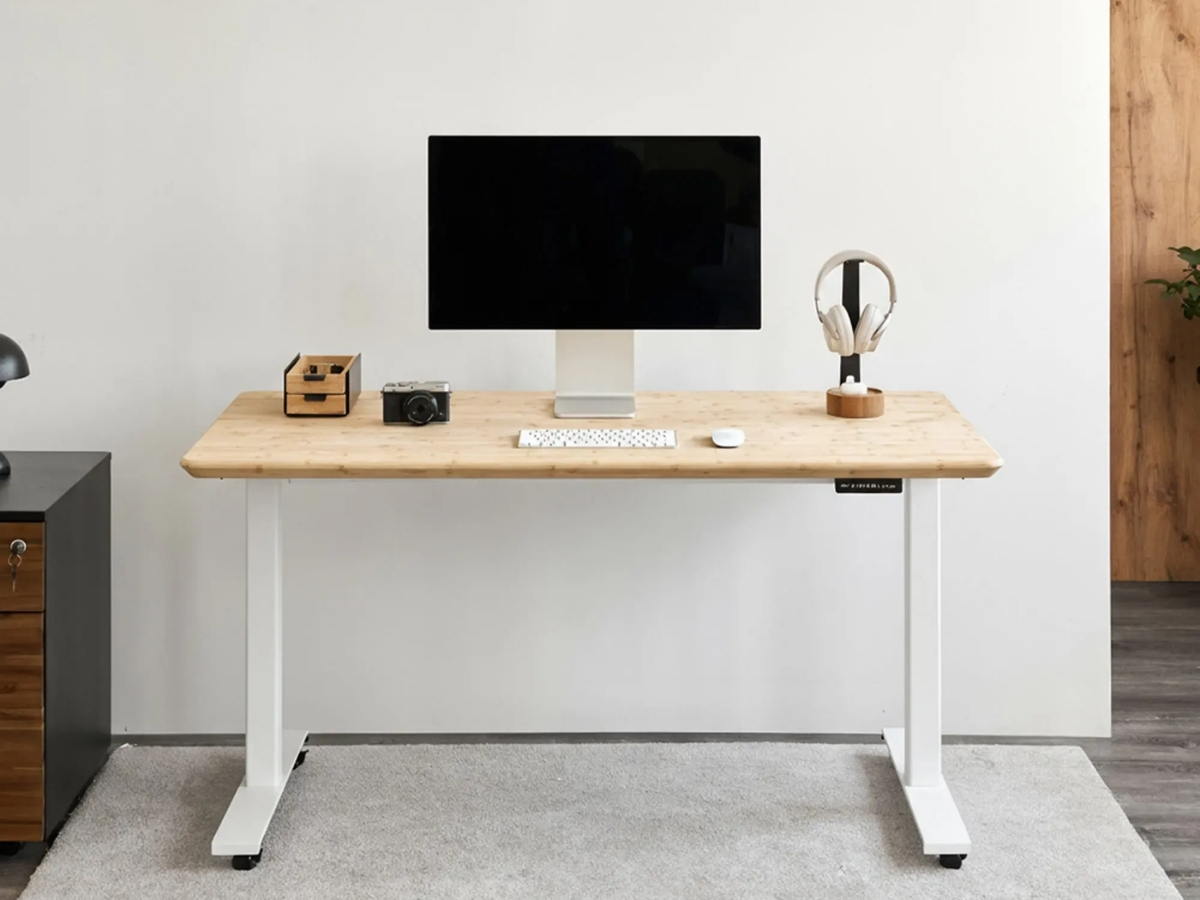 B&agrave;n l&agrave;m việc Bamboo Edge Base 140x70cm được l&agrave;m từ vật liệu tre